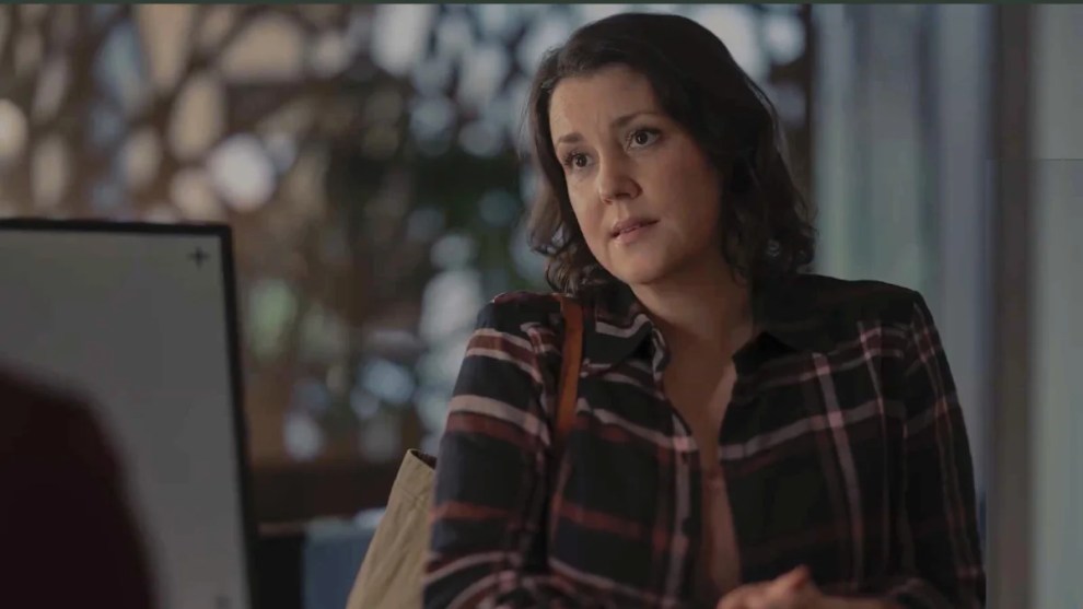 yellowjackets melanie lynskey